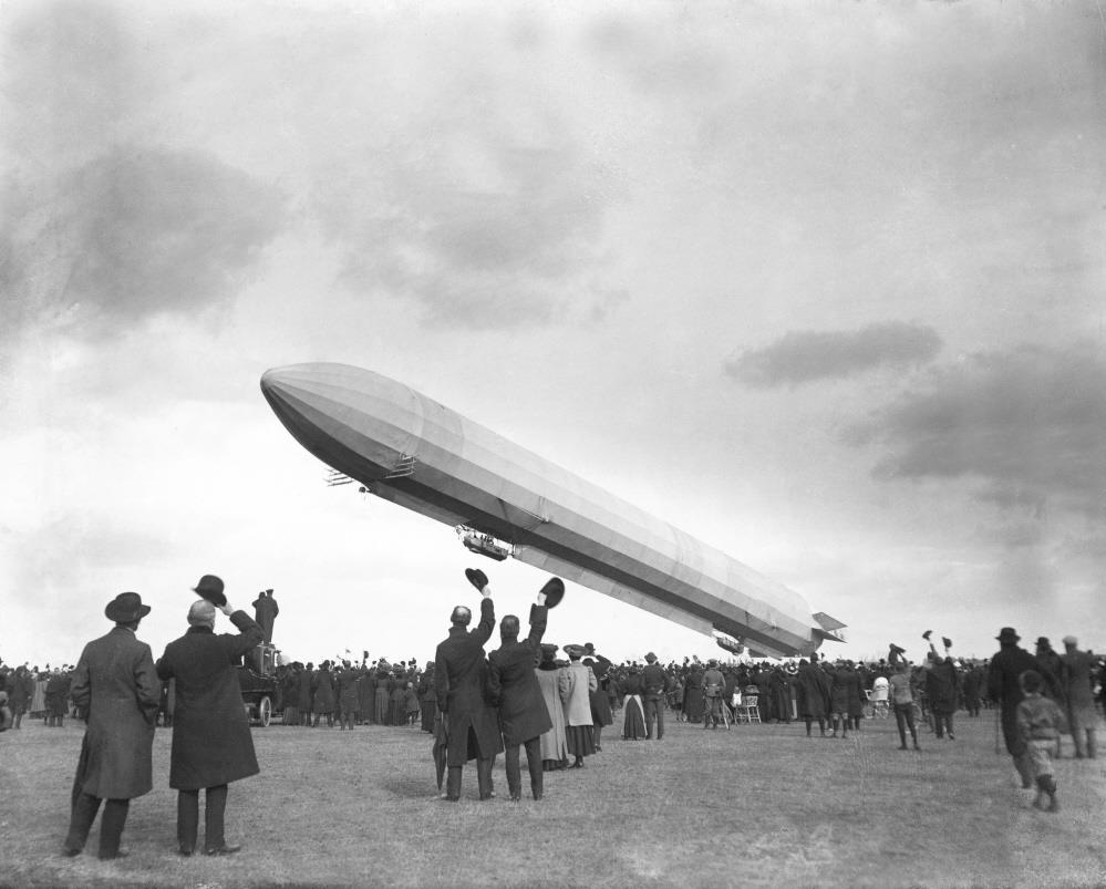 Erste Landung eines Zeppelins auf dem Oberwiesenfeld, 1. April 1909